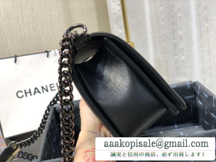 季節感溢れる秋らしいコーデ  chanel 斜め掛けバッグ 3色可選 2019秋冬におすすめ着こなし