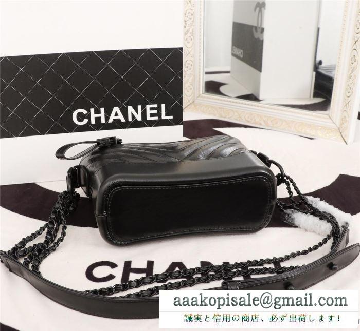 斜め掛けバッグ  chanel 秋冬トレンドを取り入れたコーデを楽しむ 2019秋冬の必需品