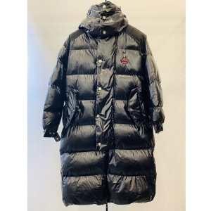 ナチュラルコーデに使いやすい モンクレール MONCLER ...