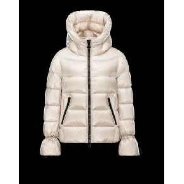 上品な雰囲気漂い　 2015秋冬 MONCLER モンクレー...