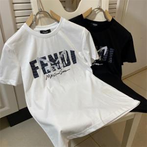 目を惹く新品FENDI フェンディ コピー 半袖tシャツ 特別なプリントに合わせ ストリートスタイル 2色展開