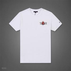 素材はコットン100％で質感も抜群なコピー tシャツ フロント左胸にシンプルな高品質刺繍Tommy Hilfigerロゴ