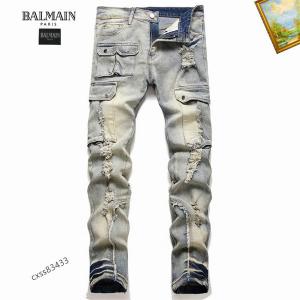 BALMAIN新入荷 バルマンコピー メンズジーンズ デニム&迷彩 パネルデザイン 現代風のファッションセンス
