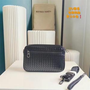 BOTTEGA VENETA ムダな装飾を排したデザインポーチ ボッテガヴェネタショルダーバッグ_スーパーコピーブランド激安通販 専門店