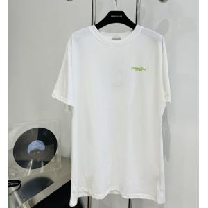 カジュアルなスタイルから大人っぽコーデまで幅広く使えディオール ｔシャツコピー