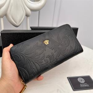 VERSACE メンズ ジップ長財布 ファッションの最先端新品 ヴェルサーチ スーパーコピー ブラック 大容量 最安値 品質保証