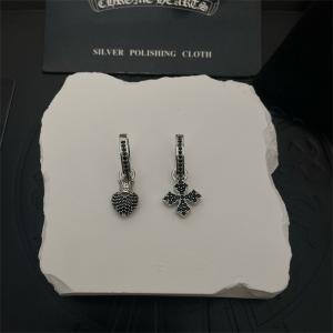 心惹かれるCHROME HEARTS 良く魅せるピアス クロ...