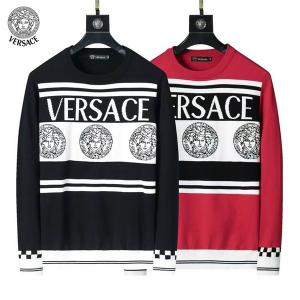 ヴェルサーチニットコピー VERSACE 今年の秋冬のトレンドも意識秋冬におすすめ着こなし_ブランド コピー 激安(日本最大級)