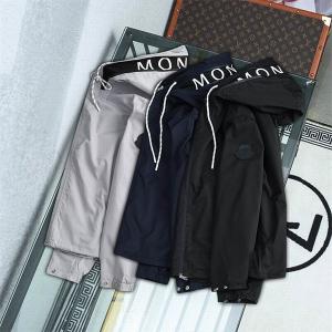 モンクレールジャケットコピー MONCLER  今年らしいトレンド感のある着こなし 秋冬におすすめ着こなしブランド コピー 激安(日本最大級)