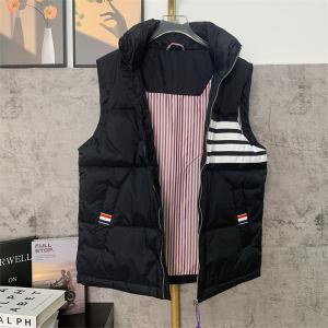 重さを感じず 秋冬THOM BROWNE トムブラウンベスト...