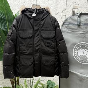 大活躍　カナダグース CANADA GOOSE ダウンジャケ...