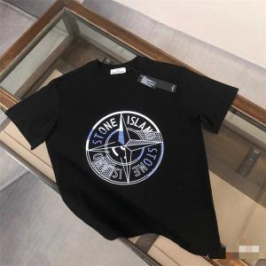 ストーンアイランド コピー Tシャツ ブラック グラフィックプリント 赤白デザイン メンズ ファッションSTONE ISLANDスーパーコピーブランド激安通販 専門店