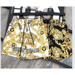 ヴェルサーチ VERSACE コーデ ハーフパンツ ブランド...