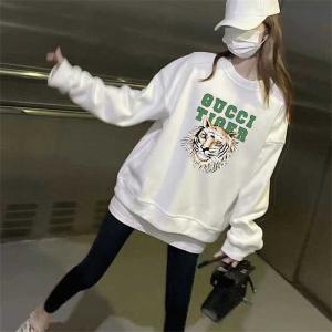 GUCCI コピー 話題の タイガーモチーフ プリント スウェット トレーナー ホワイト 売れ筋 グッチ
