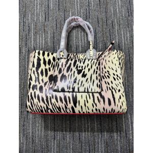 CHRISTIAN LOUBOUTIN 偽物 高級感 溢れる 上品 レオパード トートバッグ クリスチャンルブタン
